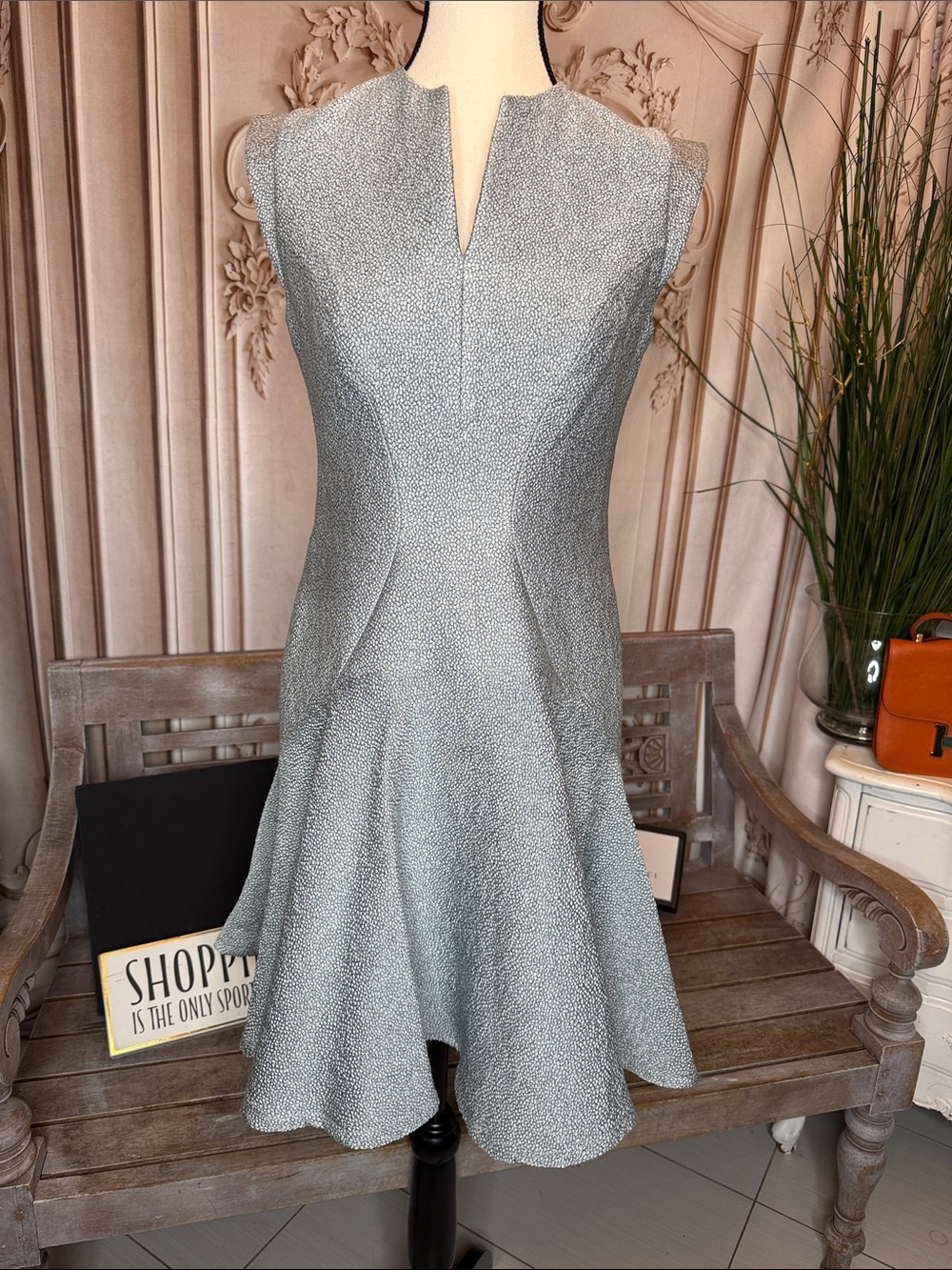 TONY WARD Elegant Sleeveless Light Gray Fit-and-Flare Dress